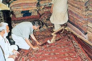 Teppicheinkauf im Khyber Bazar